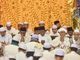 Gubernur Kalimantan Selatan, H Sahbirin Noor Hadiri Peringatan Haul Ke-218 Datu Kalampayan