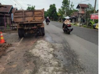 Jalan Provinsi Cempaka Dan Bati-Bati Menjadi Prioritas Utama Untuk Perbaikan Jalan