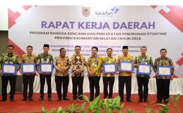 Kado Istimewa Hari Jadi Kota Banjarbaru Ke-25, Banjarbaru Raih Juara 1 Kampung KB Dari BKKBN RI