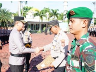Berpretasi Dalam Tugas, 2 Anggota TNI Dan 5 Personil Di Berikan Penghargaan Kapolresta Bandung