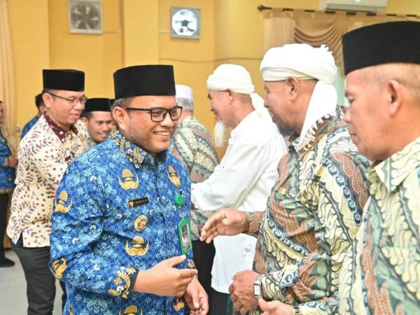 Pj.Walikota H. Letnan Dalimunthe Bai’at dan Lantik Dewan Hakim MTQ XXIII Tingkat Kota Padangsidimpuan