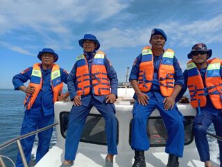 Personil Sat Polair Polres Polman Laksanakan Patroli Perairan Untuk Antisipasi Kriminal Dan Laka Laut Di Perairan