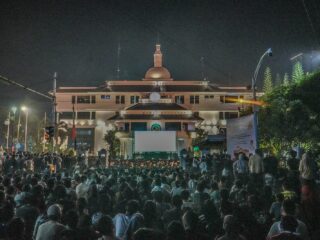 Antusiasme Luar Biasa Nobar Indonesia vs Irak, Ribuan Warga Padati Halaman Kantor Wali Kota Medan