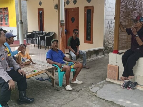 Bhabinkamtibmas Pulau Tidung Ajak Warga Bersinergi Jaga Ketertiban Pasca Pemilu 2024
