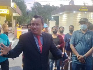 Poltak Silitonga SH Bersama Puluhan Warga Kampung Kompak Geruduk  Polrestabes Medan