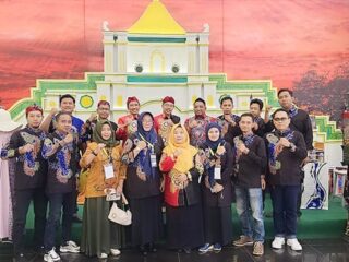 Binaan Canteng Koneng Tampilkan Karyanya di Ajang Pameran Batik Bordir & Aksesoris Fair 2024
