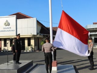 Polres Pamekasan Gelar Upacara Bendera, Peringati Hari Kebangkitan Nasional