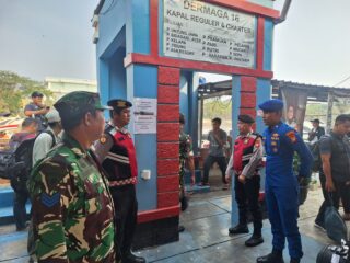 Sinergi Polres Kepulauan Seribu dan TNI dalam Pengamanan Wisatawan di Dermaga Marina Ancol