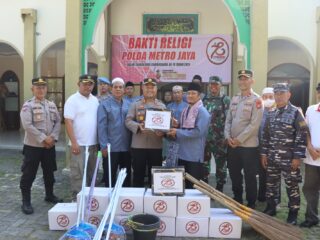 Sambut Hari Bhayangkara ke-78, Kapolres Kepulauan Seribu Gelar Bhakti Religi di Masjid  Al- Ihsan  Pulau Untung Jawa