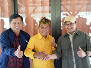 Silaturahmi Sahrul Gunawan ke Kediaman Tokoh Golkar Kabupaten Bandung, H. Anang, Penuh Kehangatan