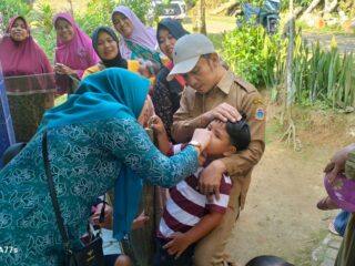 Pemerintah desa cikareo Bersama Ketua Pembina Posyandu Adakan Kegiatan Gebyar Pekan Imunisasi Polio