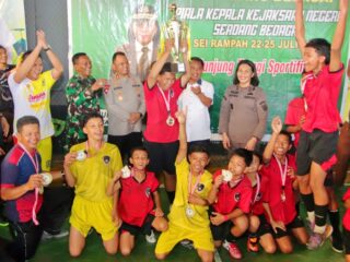 Berlangsung Semarak, Kapolres Sergai Dukung Futsal Pelajar Kajari Cup
