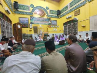 Cabup Bursah Zarnubi Hadiri Peringatan Maulid Nabi di Masjid Baiturrohmah Lahat Tengah